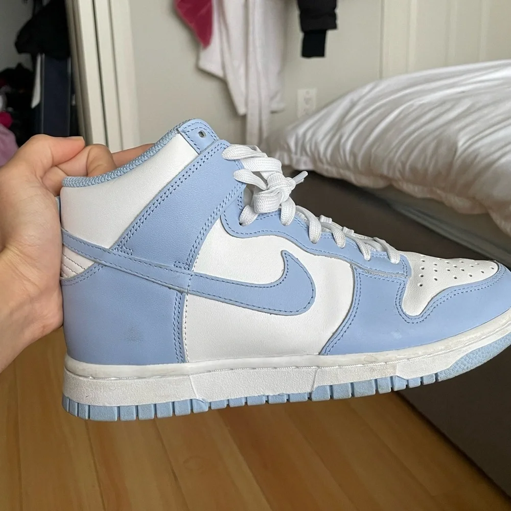 Dunks - Picture 3 of 5